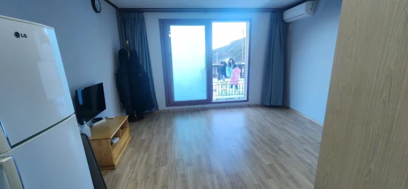 edited_구름동 실내1.JPG