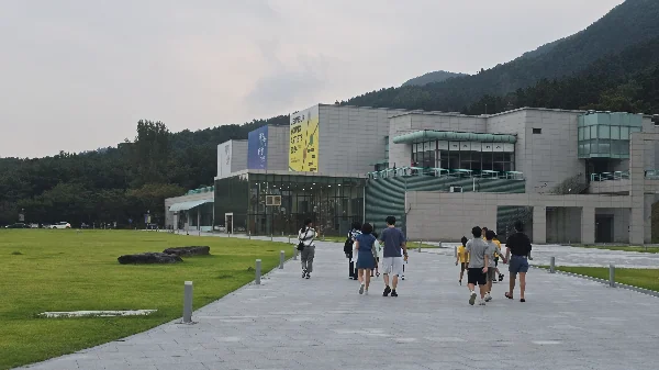 [세 아이와 행복한 여행] (전라 미술관 투어) 1박 2일 미술관 여행 추천 - 1일차 : 최북미술관, 고택아트페스타, 전북도립미술관