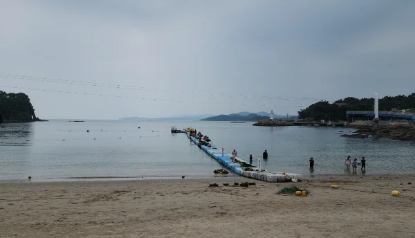 [세 아이와 행복여행] 남해 - 여름 휴가 2일차 섬농부의 마르쉐,남일대 해수욕장(해파리), 아르떼리조트, 풀빌라, 빙수만들기, 버블쇼